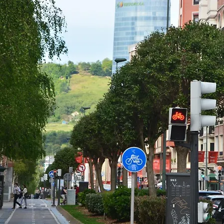 Habitación en casa particular Superviews, Parking 24h Vigilado Incluido Y Netflix En Habitación Independiente Con Baño Privado En Particular, Français&english