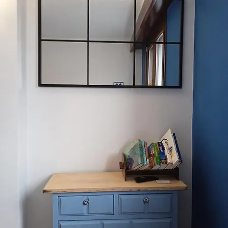 Superviews, Parking 24h Vigilado Incluido Y Netflix En Habitación Independiente Con Baño Privado En Particular, Français&english *