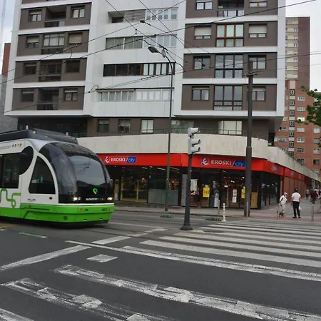 Superviews Y Parking Vigilado En Independiente, Bano Privado, En Particular, Francais&english Pansiyon Bilbao