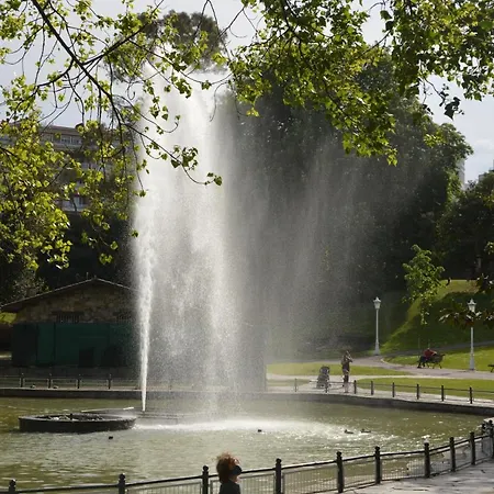 Superviews: Private With Bath, Parking & Netflix Homestay *