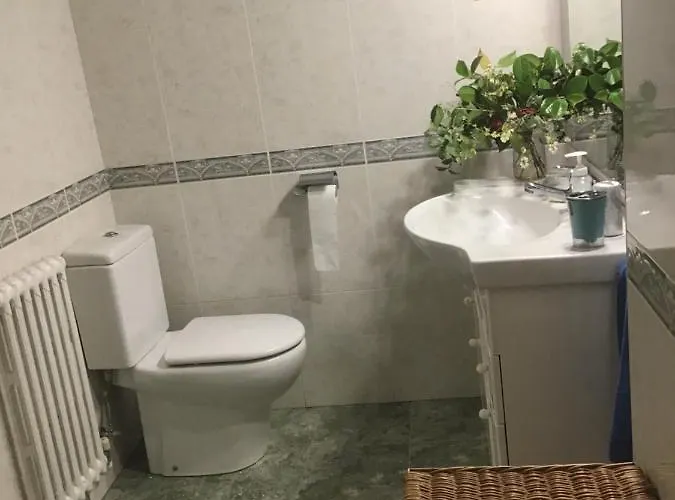 Homestay Superviews: Private With Bath, Parking & Netflix