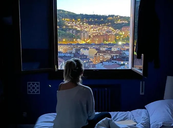 Superviews Y Parking Vigilado En Independiente, Bano Privado, En Particular, Francais&english منزل للإقامة *