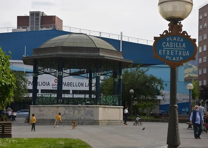 Superviews Y Parking Vigilado En Independiente, Bano Privado, En Particular, Francais&english * بلباو