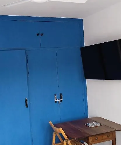 Superviews: Private With Bath, Parking & Netflix Homestay *